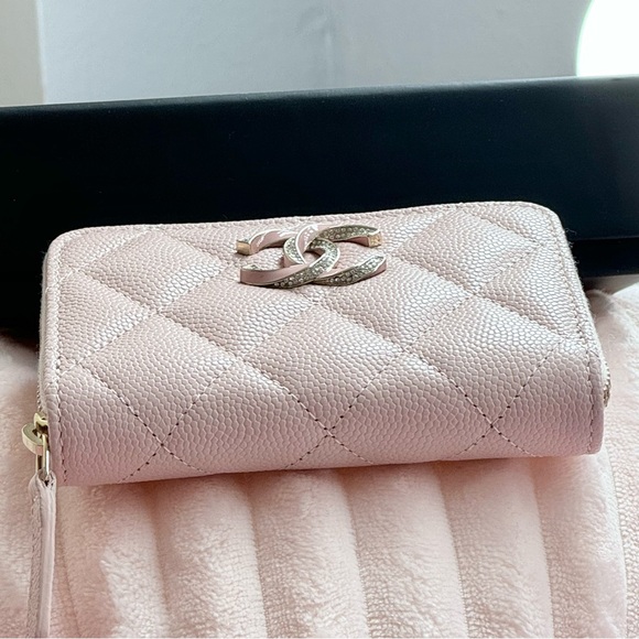 Chanel Pink Quilted Wallet - Picture 4 of 13